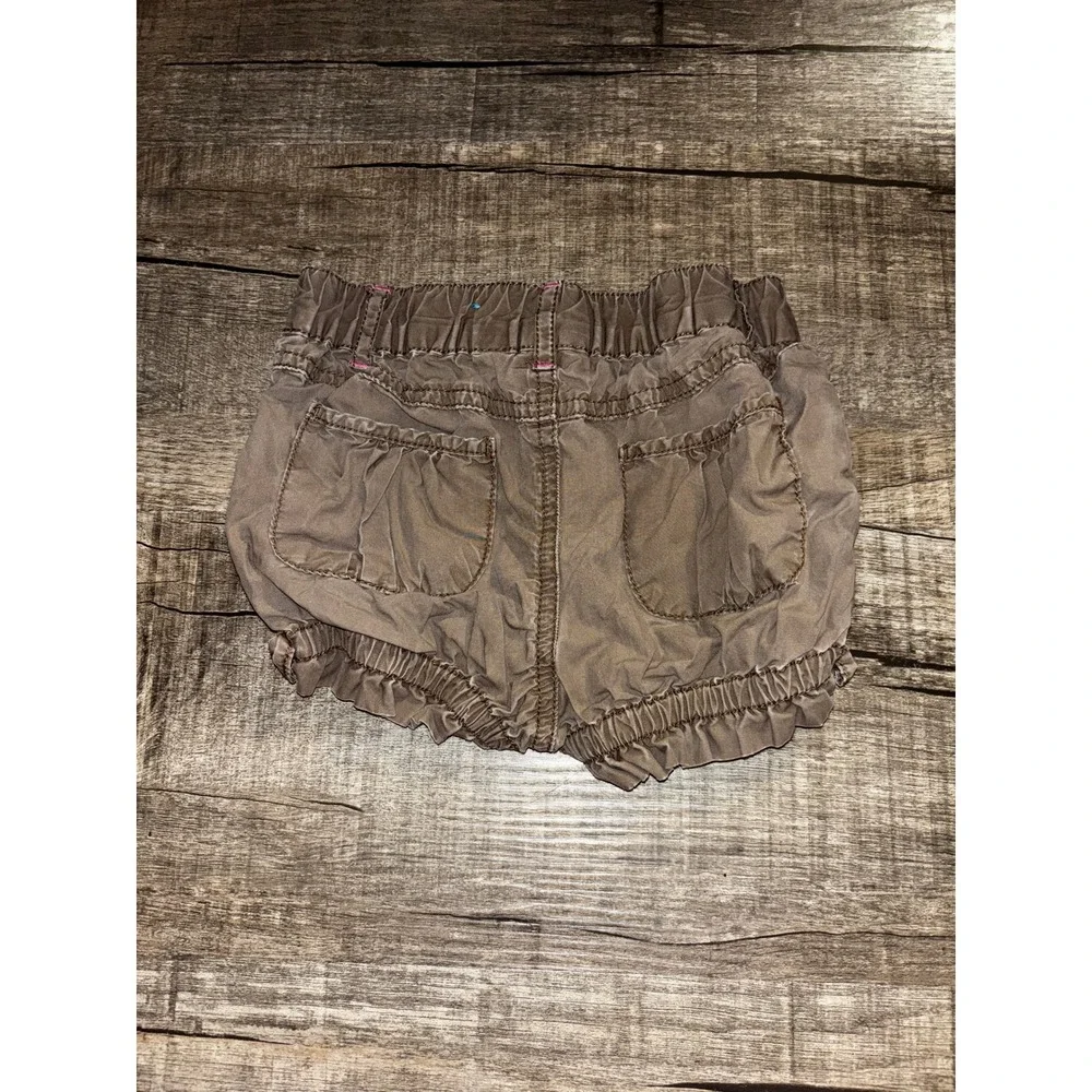 The Childrens Place Girls Brown Bubble Shorts Floral Applique Ruffle Hem 3T - Picture 3 of 3
